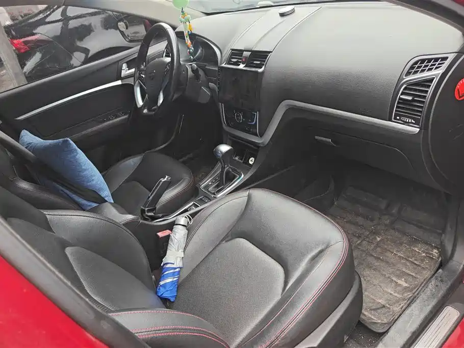 Emgrand Sedan 1.5 L CVT Upward