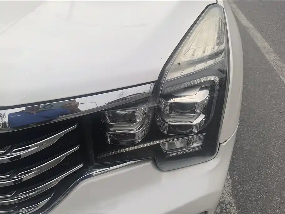 GAC Trumpchi GS8 320 T 2 WD Luxury Connected (7-seat)