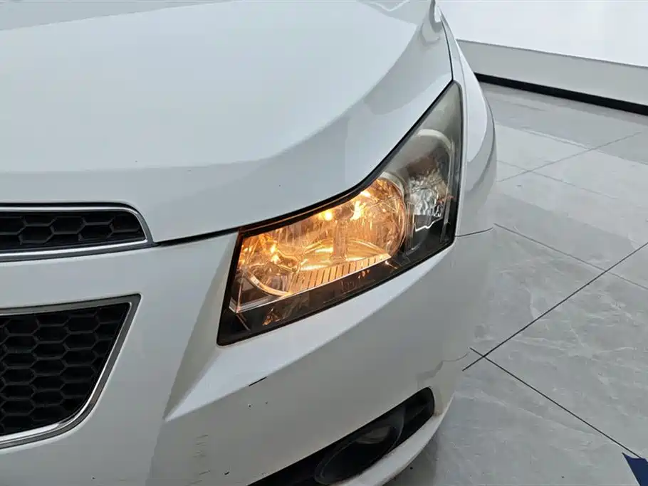 Cruze 科鲁兹 2013款 掀背 1.6 L 手动豪华型