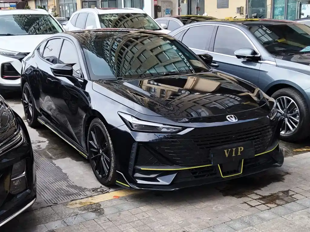 Changan UNI-V 1.5 T Sport