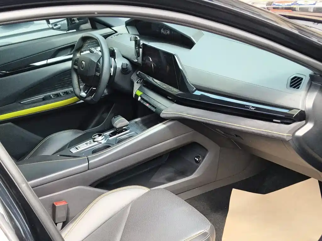 Changan UNI-V 1.5 T Sport