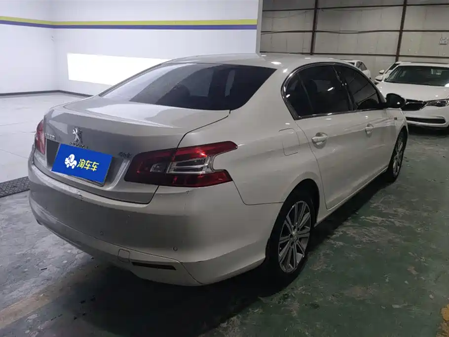 Peugeot 408 1.2 T Auto Luxury