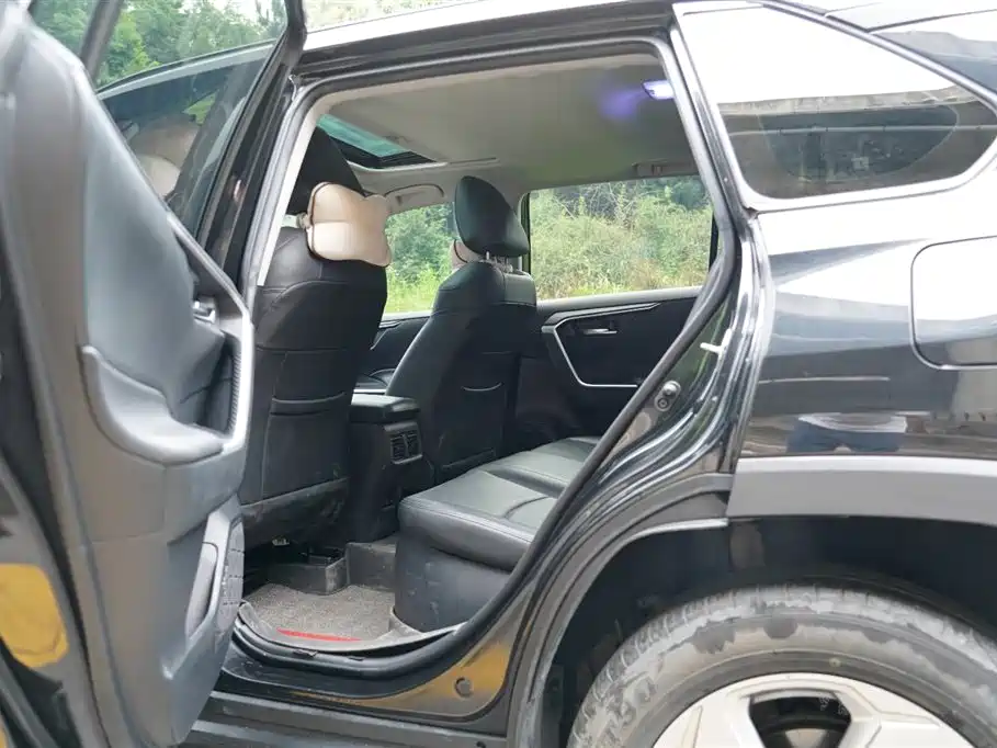 RAV4 Dual Engine 2.5 L E-CVT 2 WD Elite