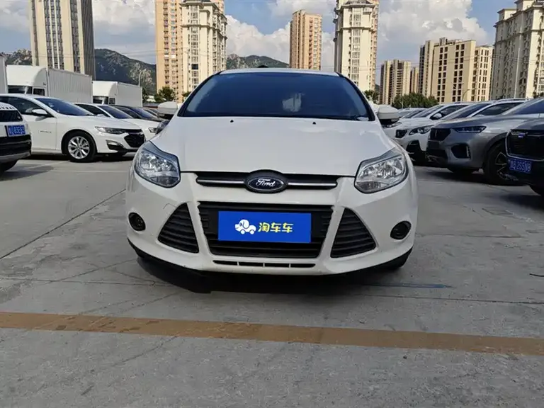 Ford Focus Hatchback 1.6 L Auto Comfort