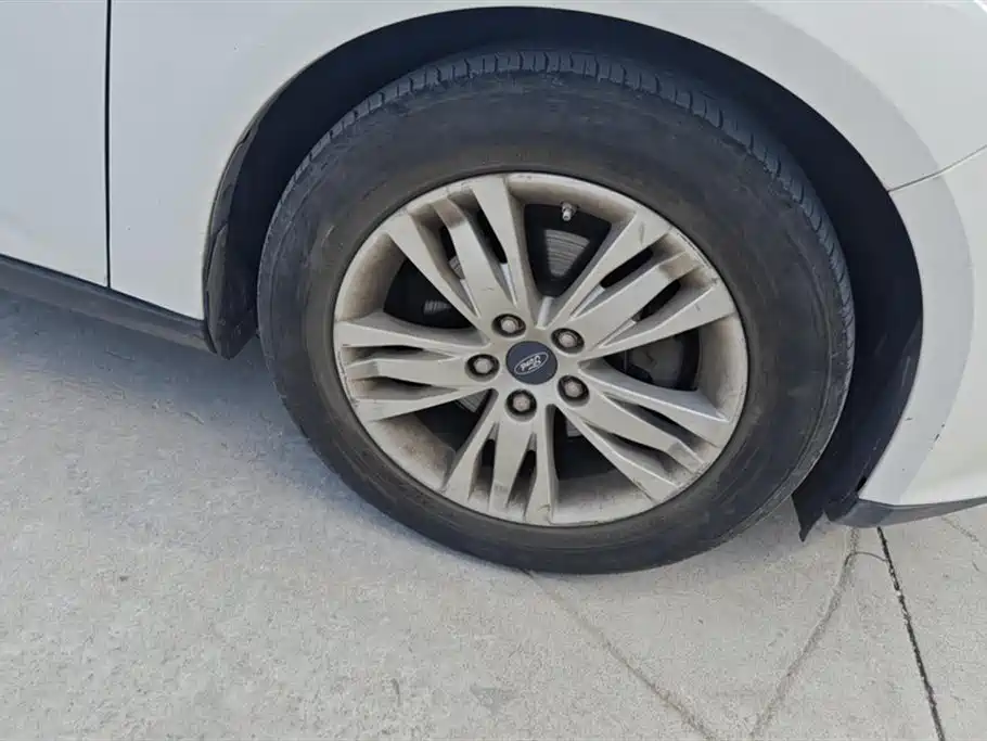Focus Hatchback 1.6 L Auto Comfort
