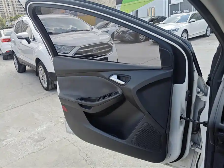 Focus Hatchback 1.6 L Auto Comfort