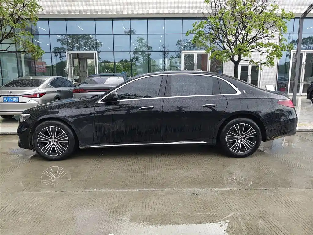Mercedes-Benz E-Class E 260 L