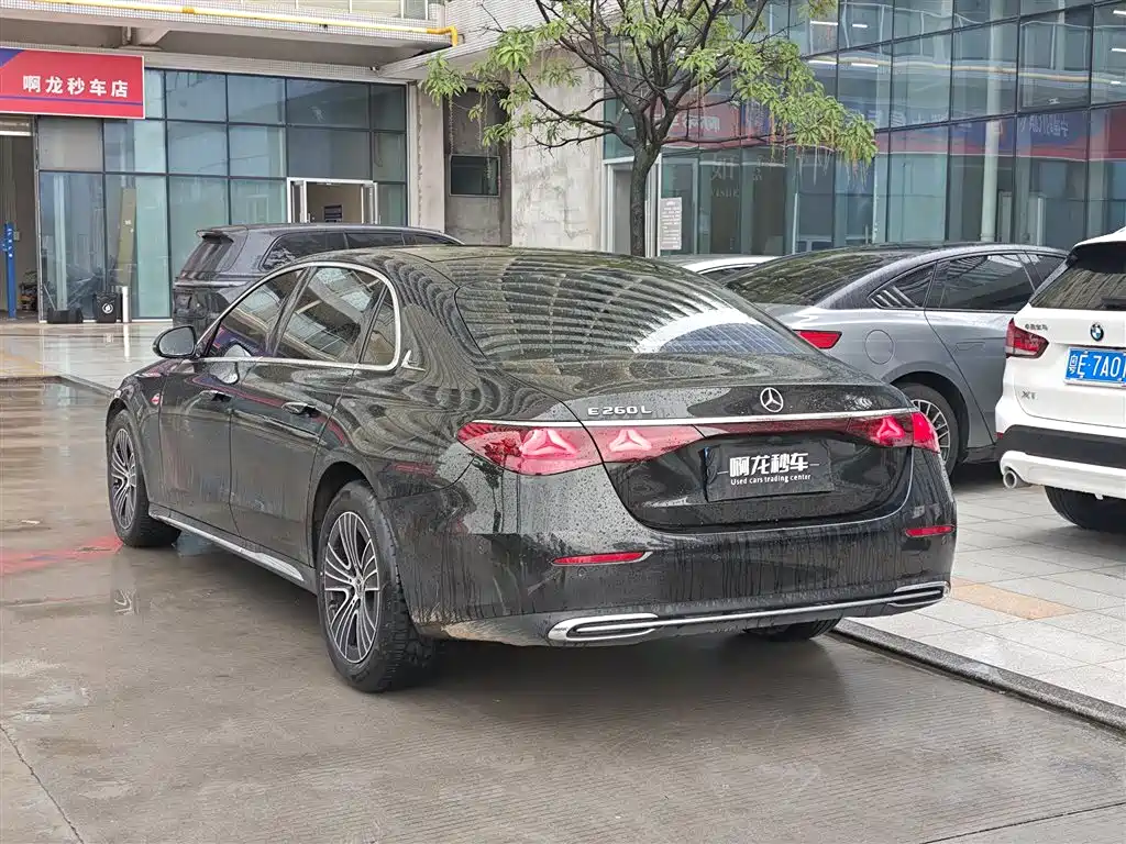 Mercedes-Benz E-Class E 260 L