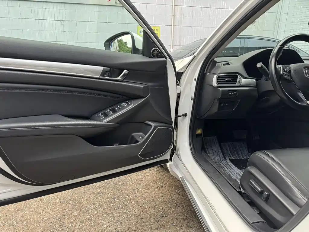 Accord 260 TURBO Luxury