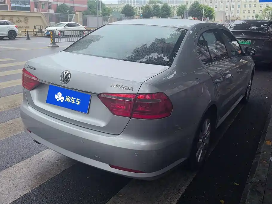 Lavida 1.6 L Auto Comfort