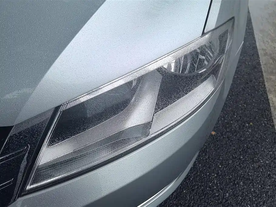 Lavida 1.6 L Auto Comfort