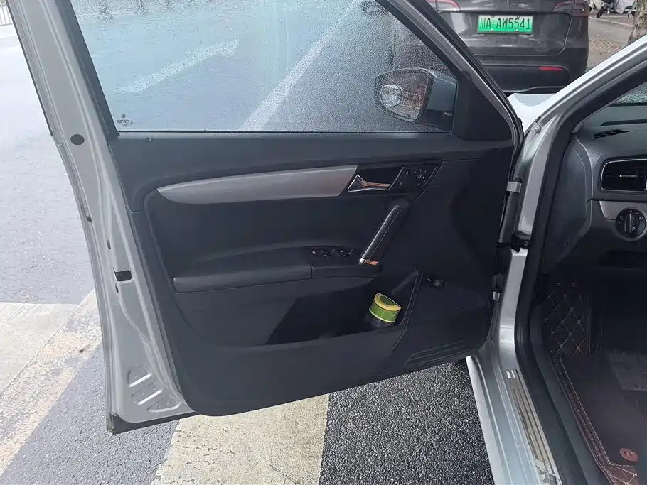 Lavida 1.6 L Auto Comfort