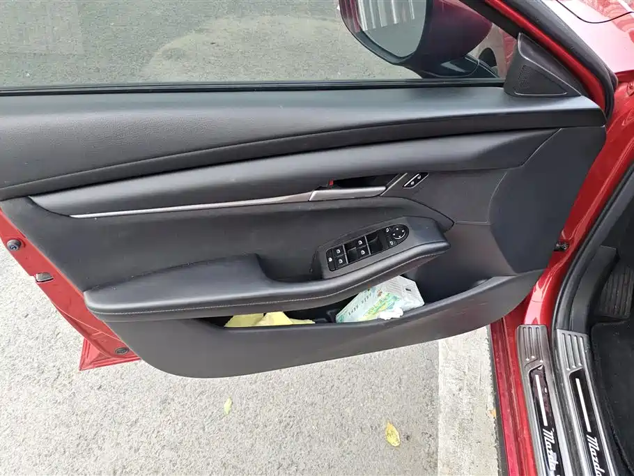 Mazda 3 Axela 1.5 L Auto Quality Joy Sunroof