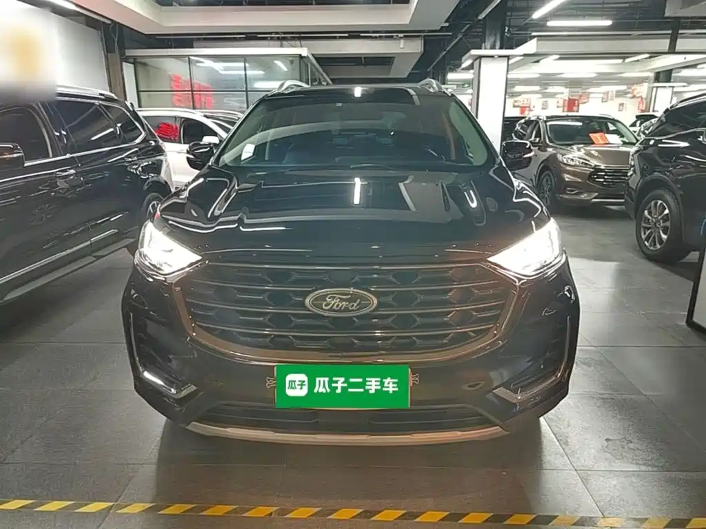 Edge PLUS EcoBoost 245 2 WD Platinum Sharp 5-seat