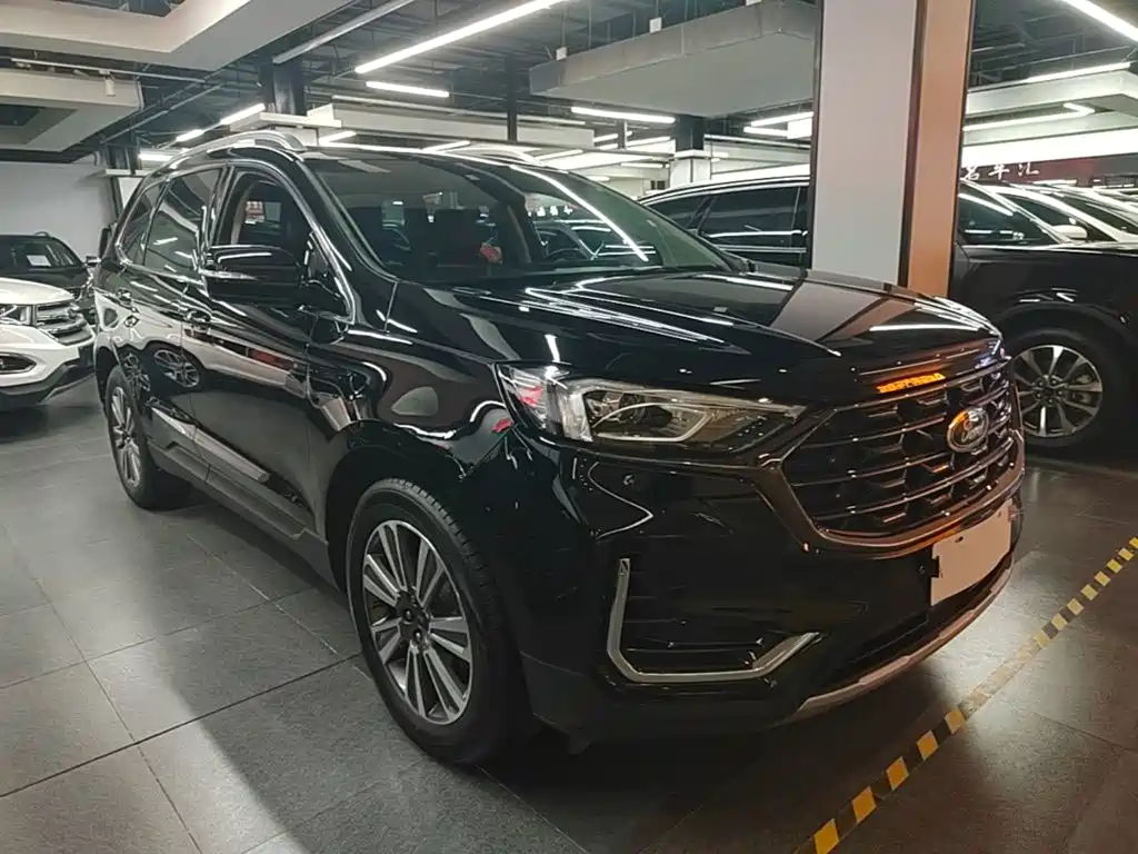 Edge PLUS EcoBoost 245 2 WD Platinum Sharp 5-seat