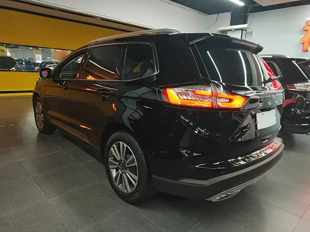 Edge PLUS EcoBoost 245 2 WD Platinum Sharp 5-seat