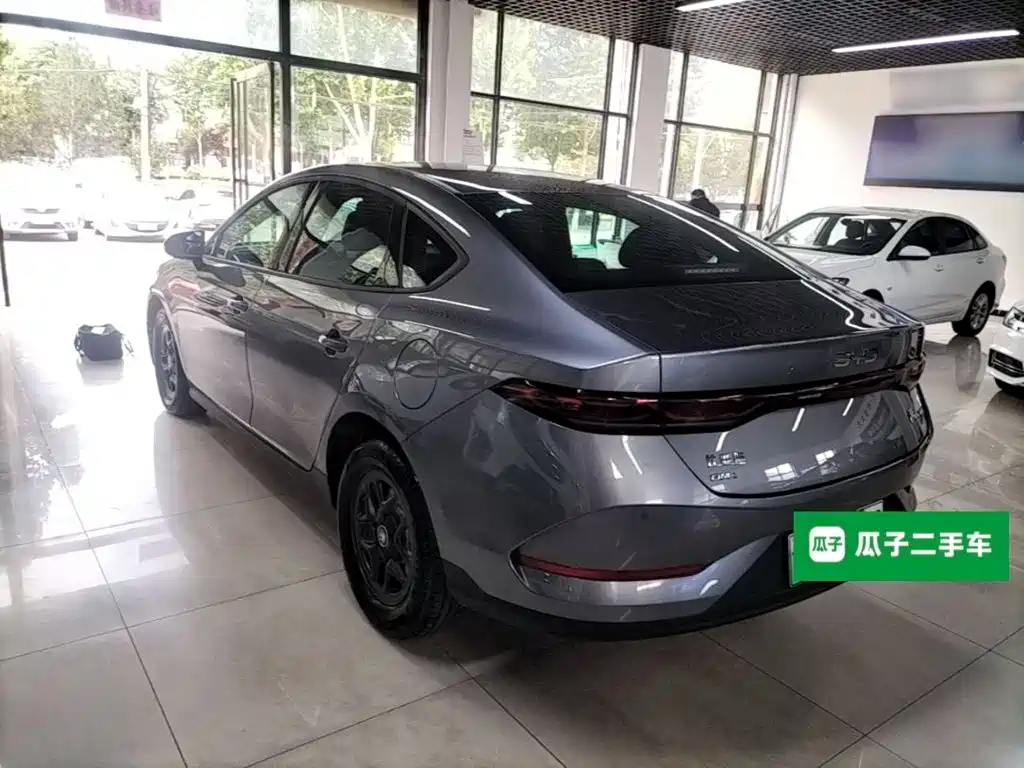Qin PLUS DM-i Smart Drive 55 KM Leading