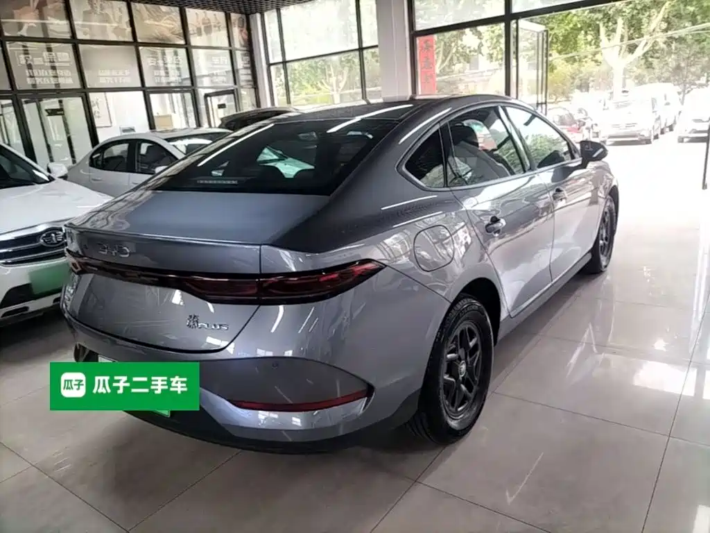 Qin PLUS DM-i Smart Drive 55 KM Leading
