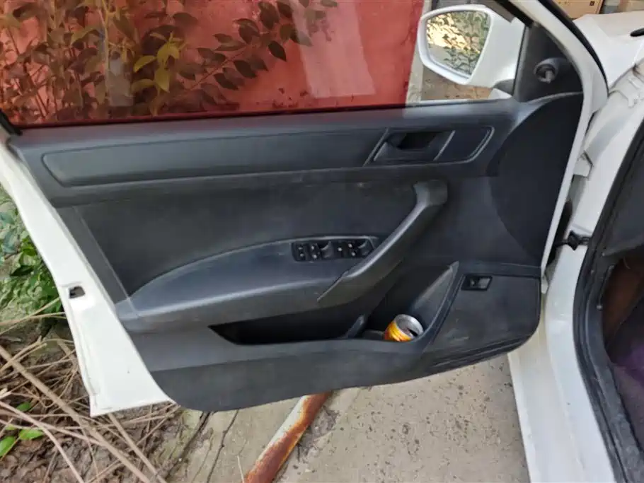 Santana 1.6 L Manual Style