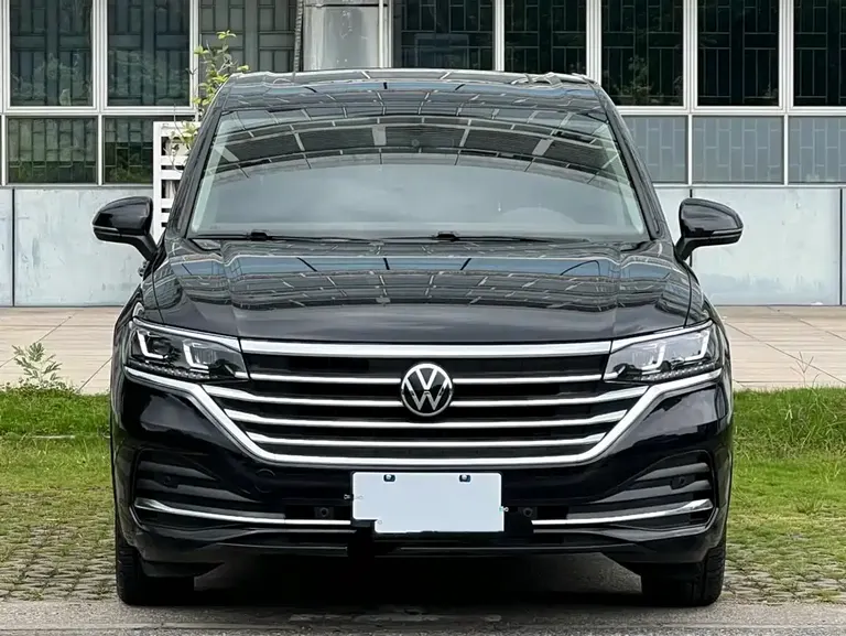 Volkswagen Viloran 330 TSI Luxury
