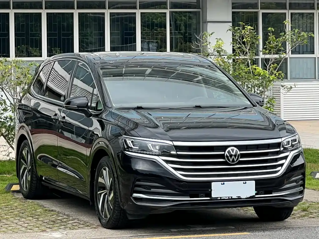 Viloran 330 TSI Luxury