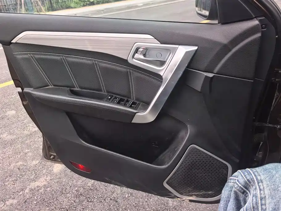 Vision X6 远景X6 2016款 1.8 L 手动尊贵型