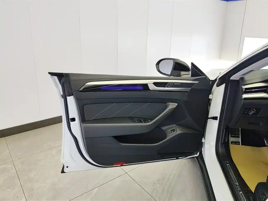 VW CC Shooting Brake 380 TSI Heart Hunter
