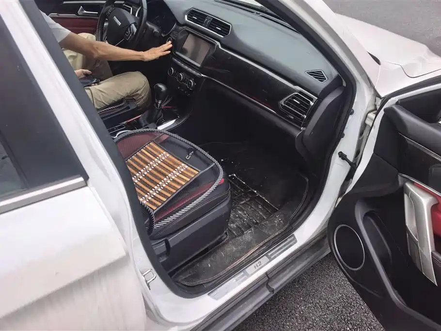 Haval H2 哈弗H2 2017款 蓝标 1.5 T 自动两驱尊贵型