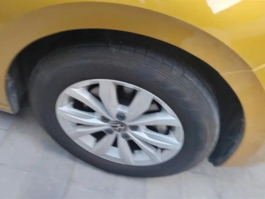 Polo Polo 2023款 改款 Plus 1.5 L 自动炫彩科技版