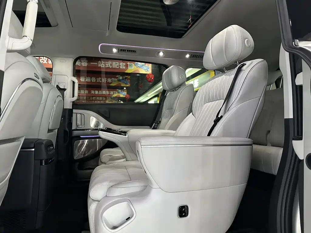 Voyah Dreamer PHEV 4 WD Flagship Qiankun