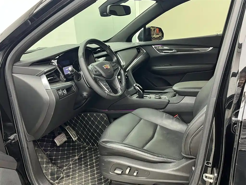 Cadillac XT5 2.0 T 4 WD Distinguished