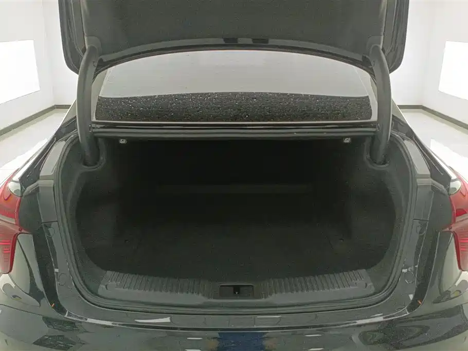 Hongqi H5 2.0 T Auto Flagship Smooth