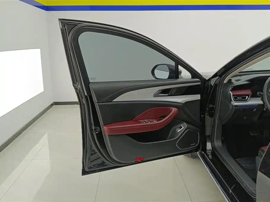 Hongqi H5 2.0 T Auto Flagship Smooth