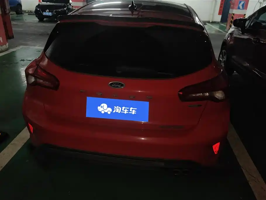 Focus Hatchback EcoBoost 180 Auto ST Line