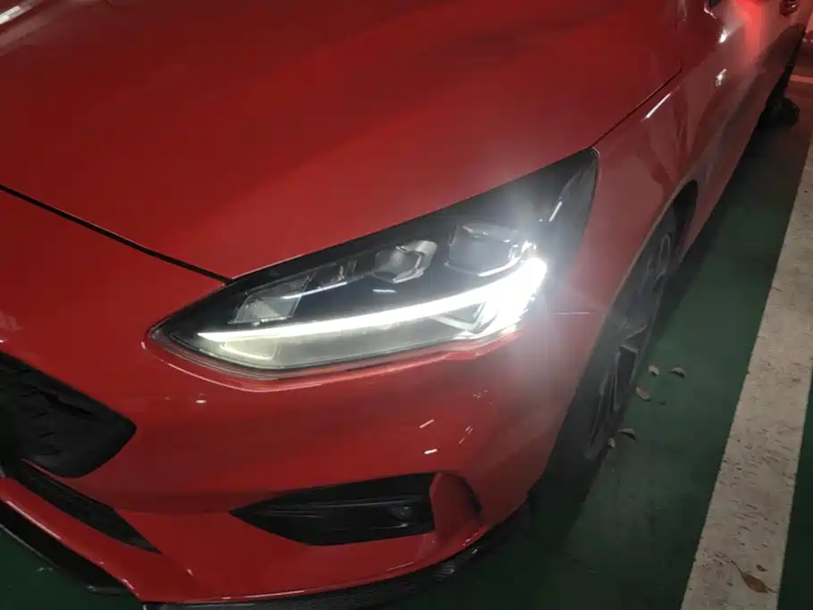 Focus Hatchback EcoBoost 180 Auto ST Line