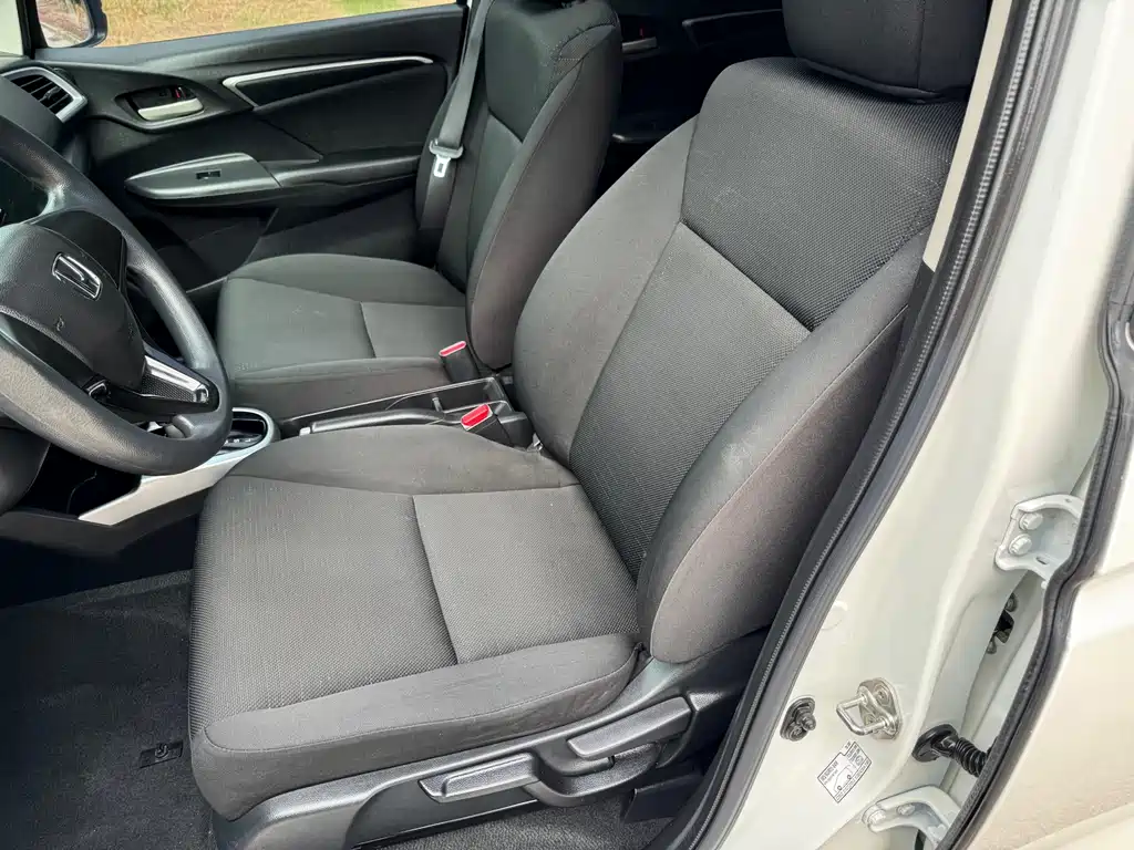 Fit 1.5 L SES CVT Fashion Sunroof
