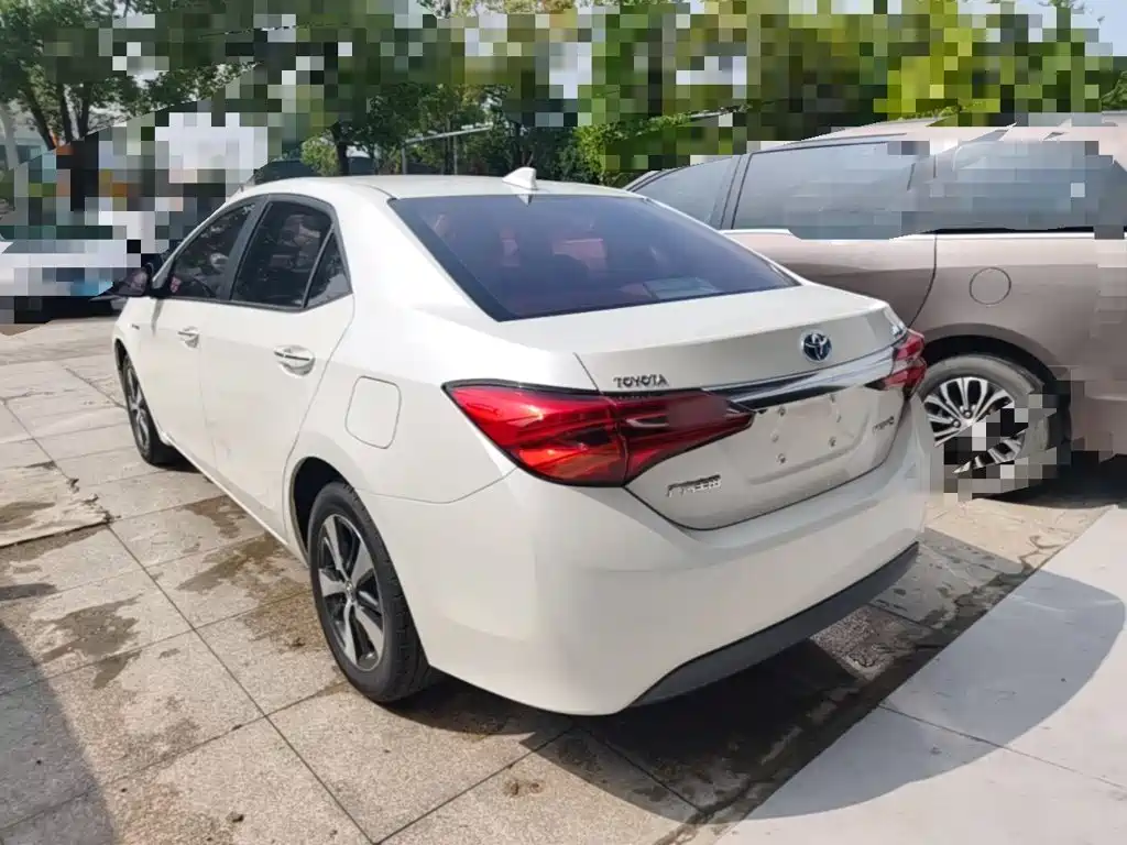 Levin Dual Engine 1.8 H V E-CVT Luxury