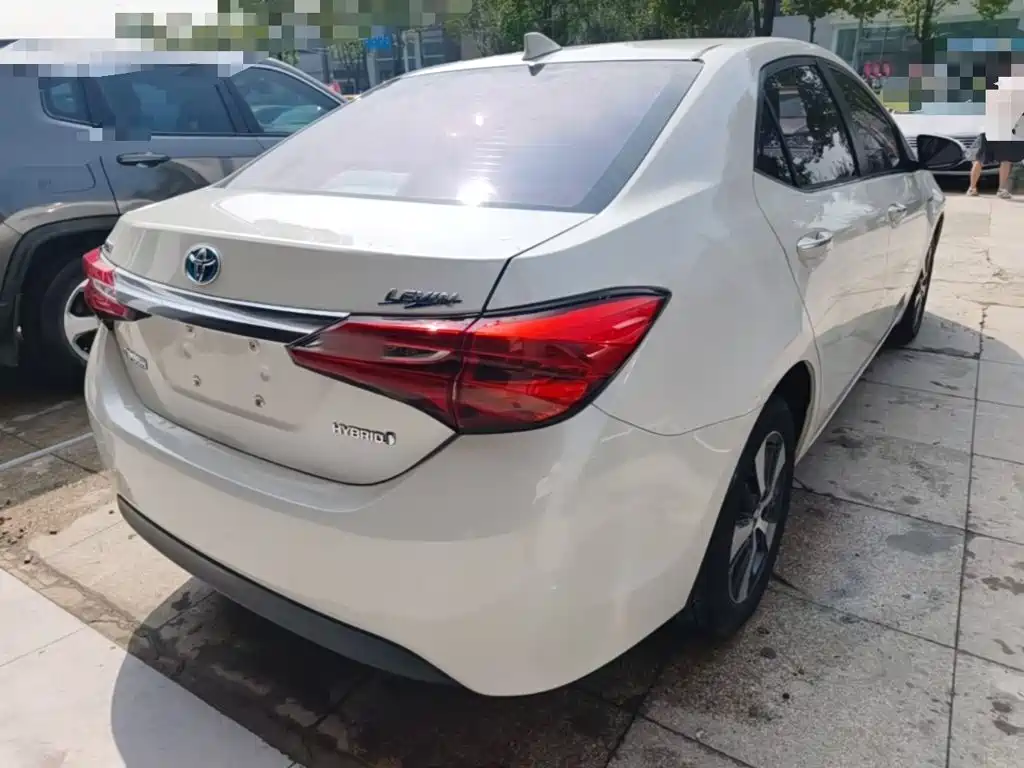 Levin Dual Engine 1.8 H V E-CVT Luxury