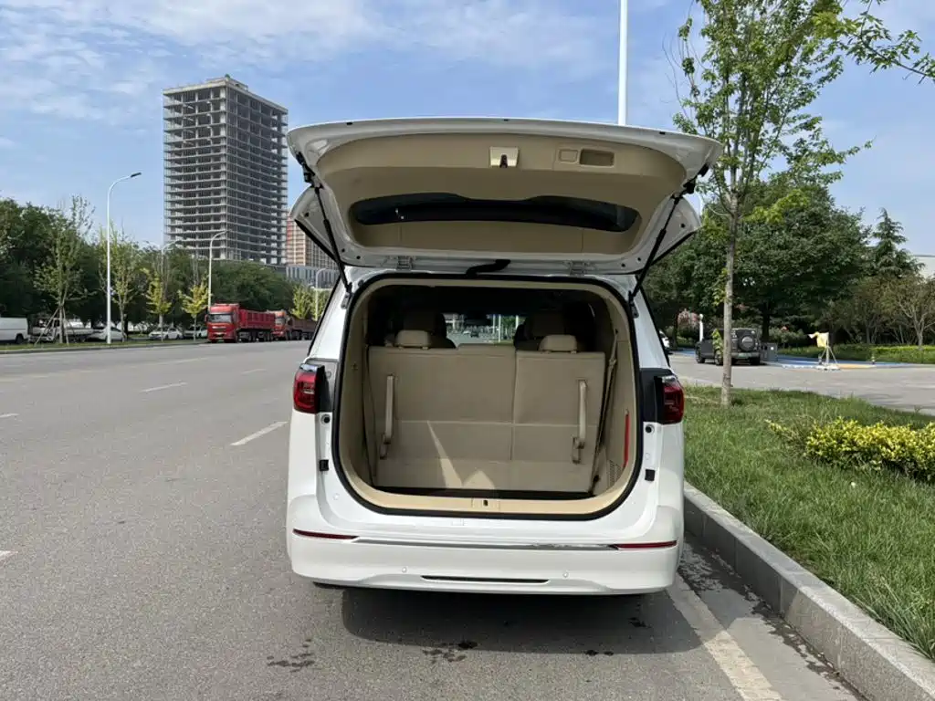 Buick GL8 ES LaCrosse Premium