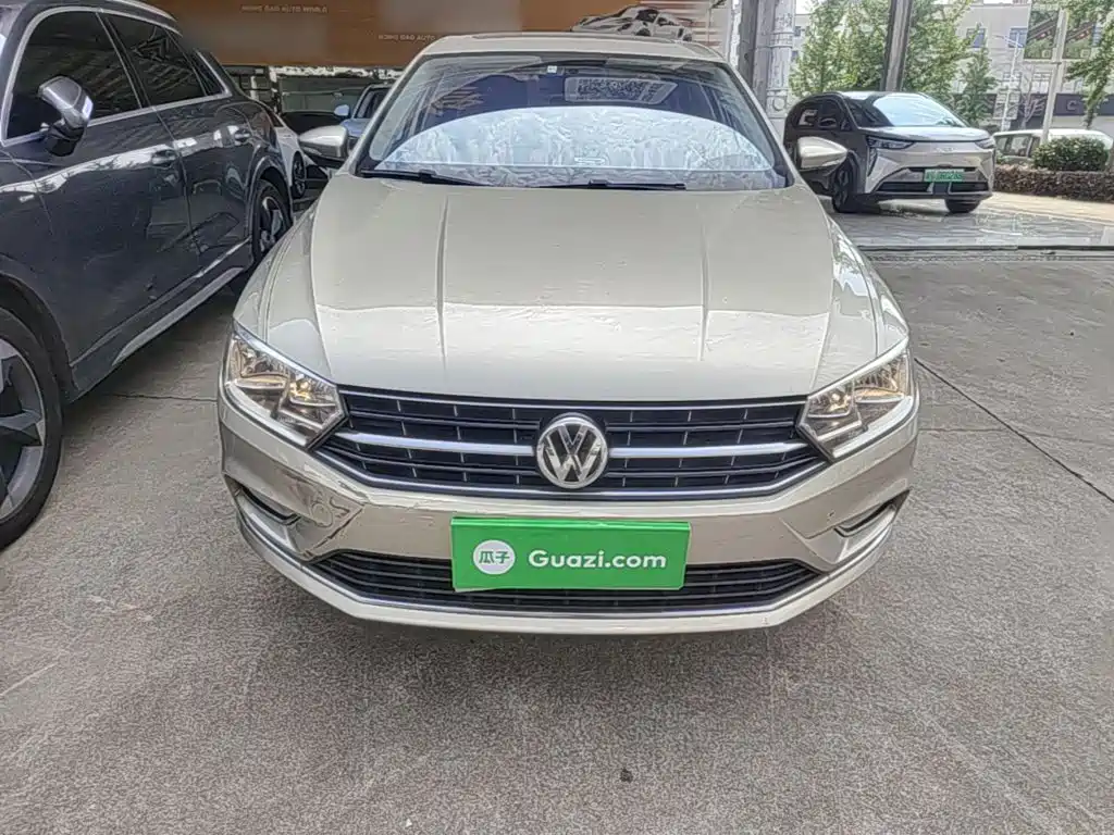Bora 1.6 L Auto Comfort