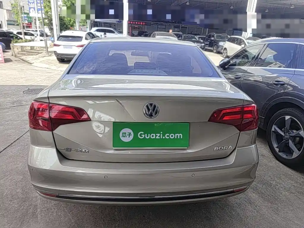 Bora 1.6 L Auto Comfort