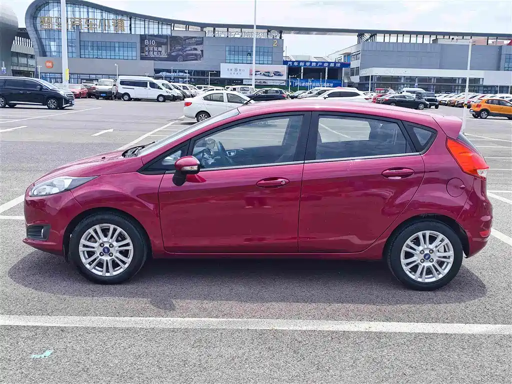 Fiesta Hatchback 1.5 L Auto Fashion