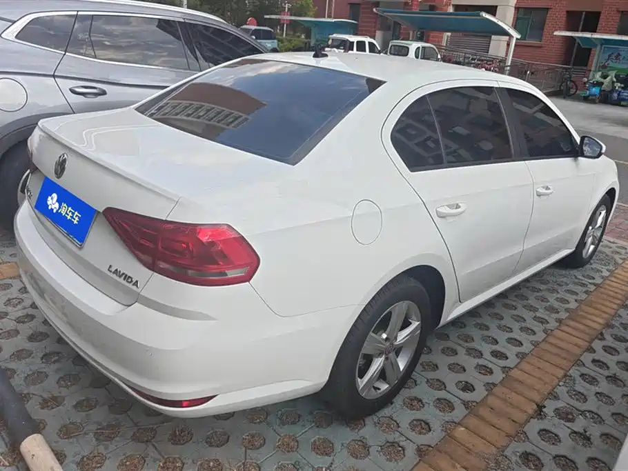 Lavida 1.6 L Auto Style