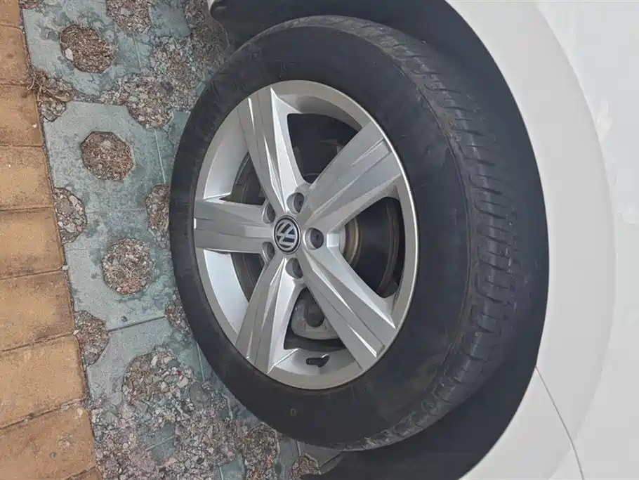 Lavida 1.6 L Auto Style