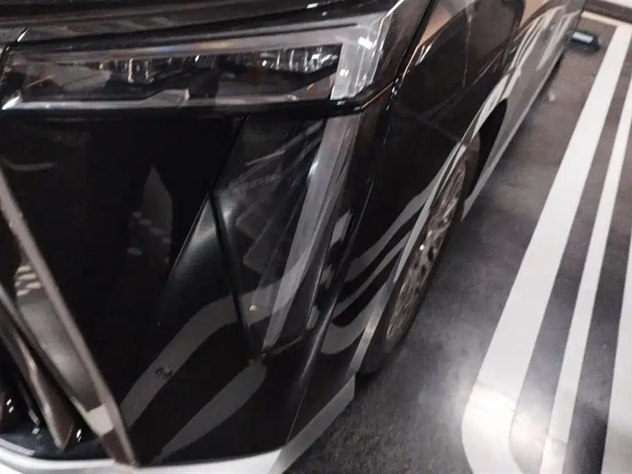 GAC Trumpchi M8 Grandmaster Series Dual Engine Flagship