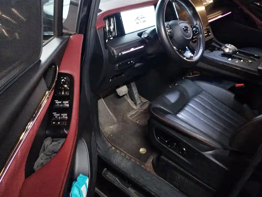 GAC Trumpchi M8 Grandmaster Series Dual Engine Flagship