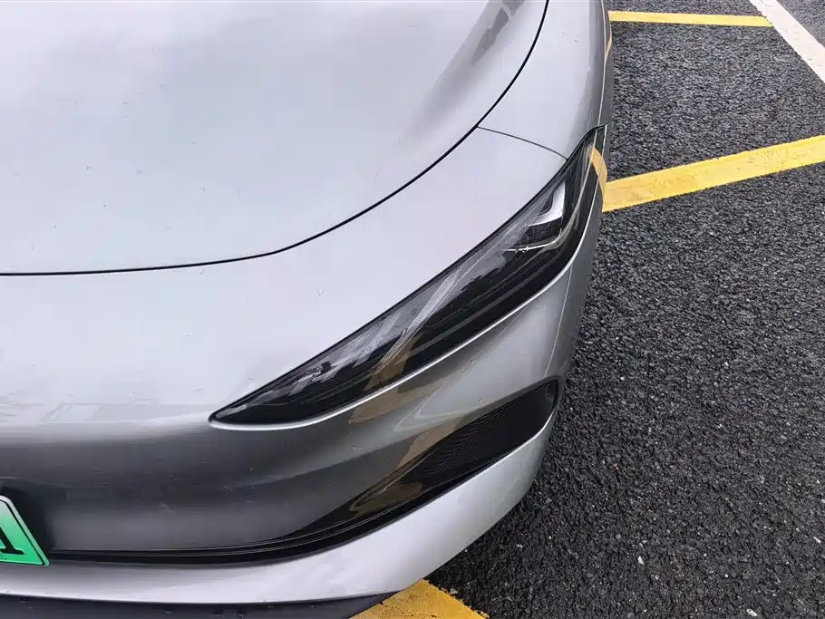 Roewe D7 DMH 125 km Flagship