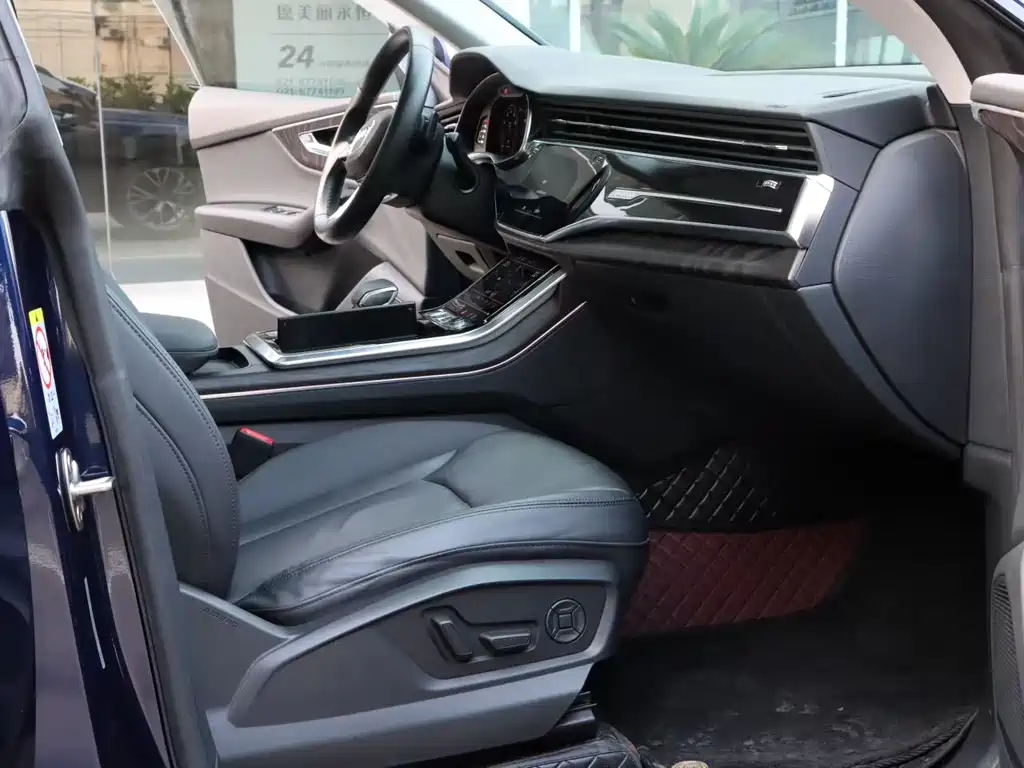 Audi Q8 55 TFSI Luxury Dynamic