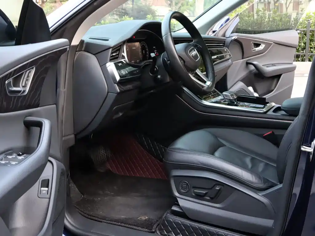 Audi Q8 55 TFSI Luxury Dynamic