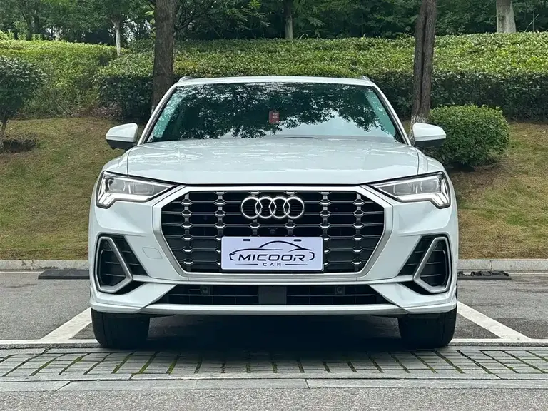 Audi Q3 35 TFSI Fashion Dynamic (1.4 T)